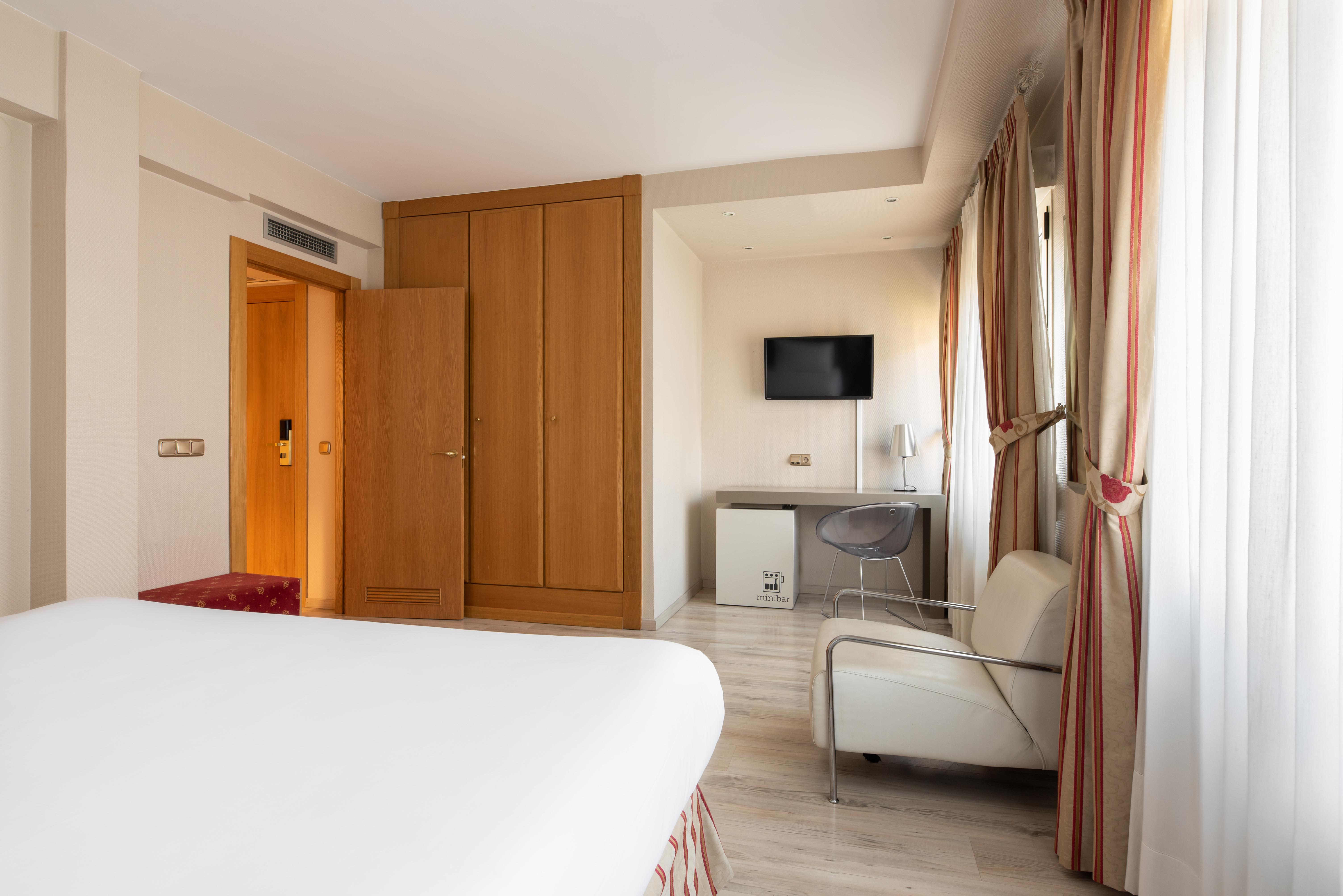 Crisol Almirante Bonifaz Hotel Burgos Ngoại thất bức ảnh